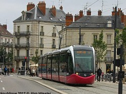 Les 2 lignes du tramway, place de la République ( T1 et T2)